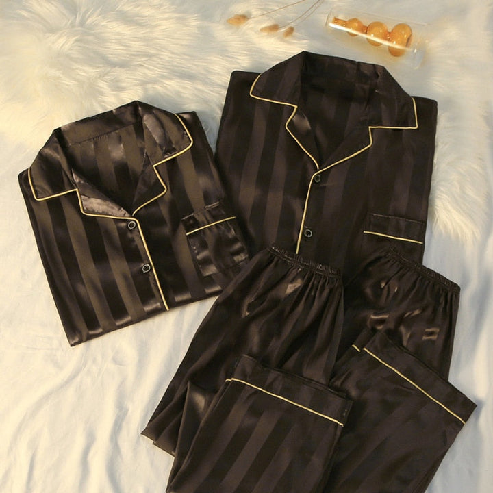 Ontspannende SleepyPyjama™ voor dames en heren, zachte en comfortabele nachtkleding.