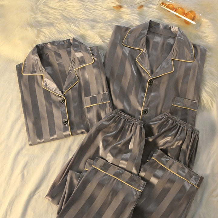 Zachte stoffen pyjama set voor hem en haar, comfortabel huispak voor ontspanning en slaapcomfort.