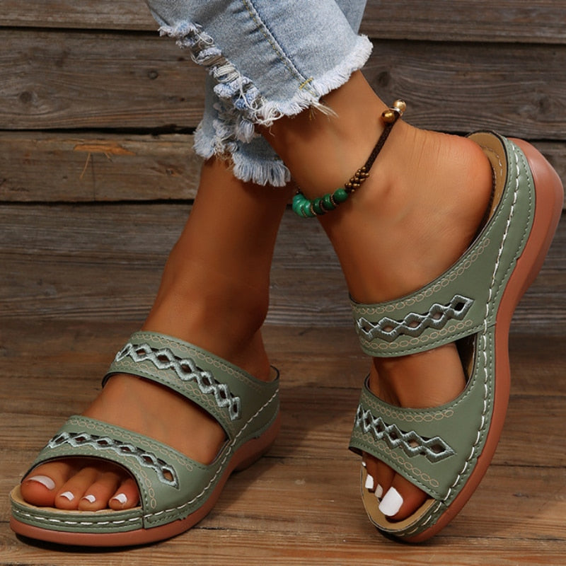 Comfortabele dames sandalen met anatomisch gevormd voetbed, ontworpen voor langdurig draagcomfort en stijl.