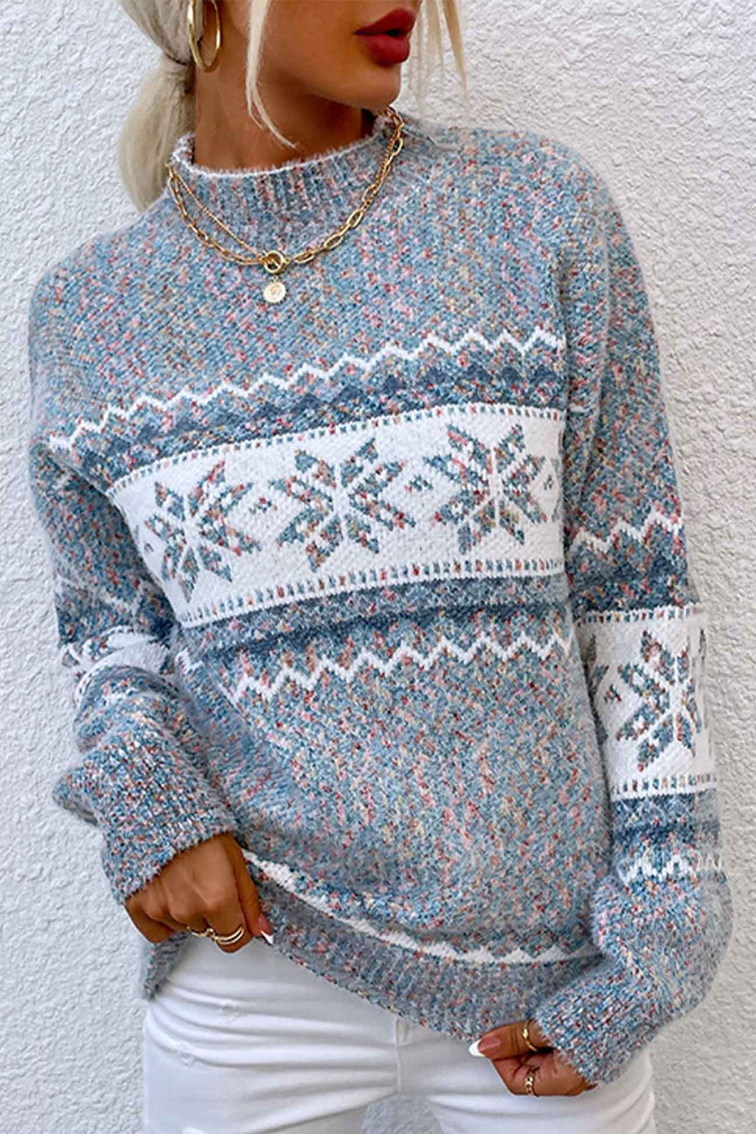 Comfortabele dames Fair Isle gebreide trui met ronde hals. Warme pullover voor wintermode en casual stijl.