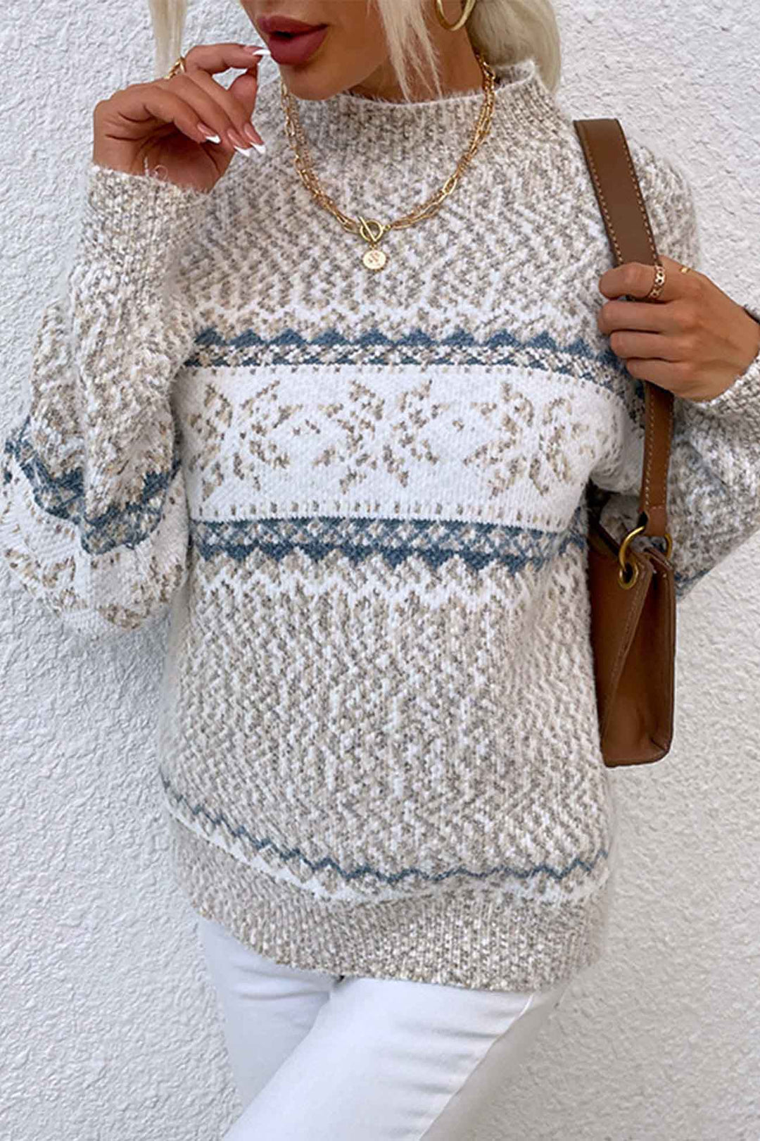 Fair Isle dames trui met ronde hals, klassiek patroon en warme gebreide stof. Modieuze winter pullover.