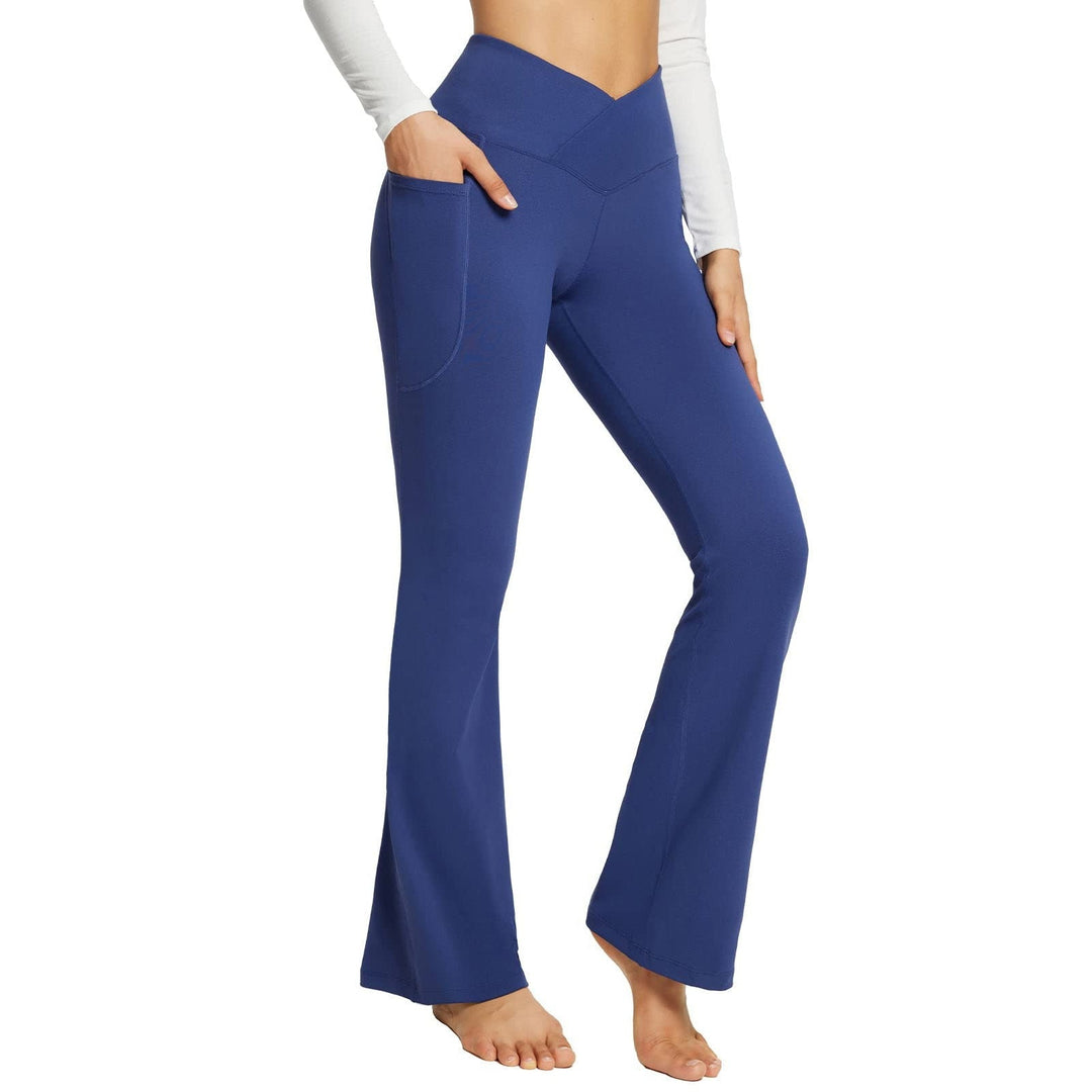Elegante dames flare broek met hoge taille voor yoga en vrijetijd; combineert stijl met comfortabele pasvorm.