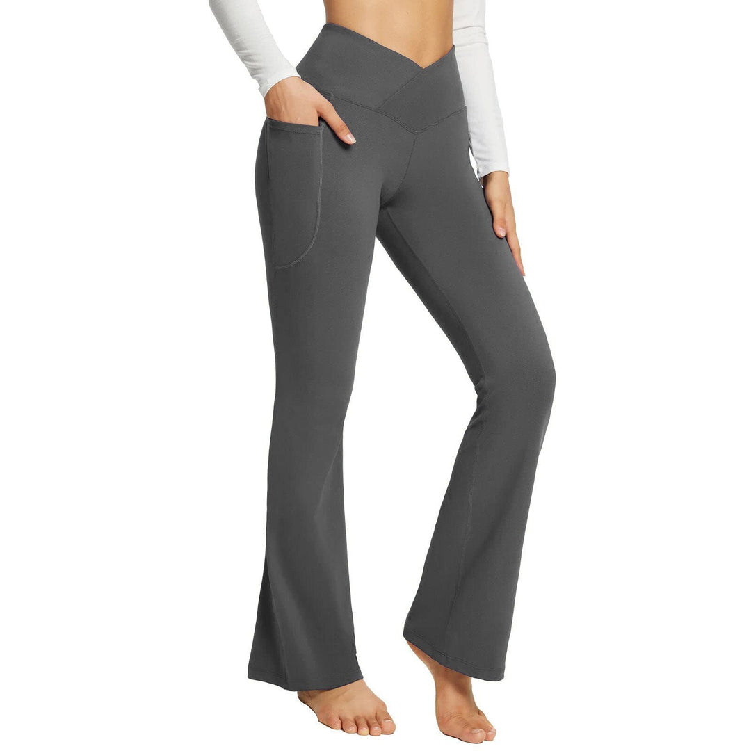 Sportieve dames yogabroek met flare pijpen en hoge taille, perfect voor yoga, pilates en andere workouts.