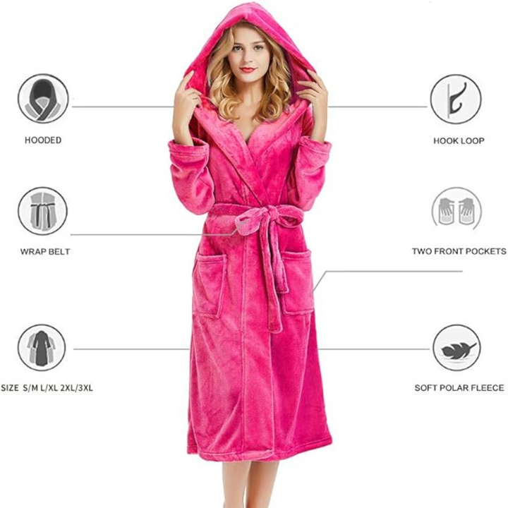 Comfortabele en warme dames badjas Vivianne van fleece, met capuchon.