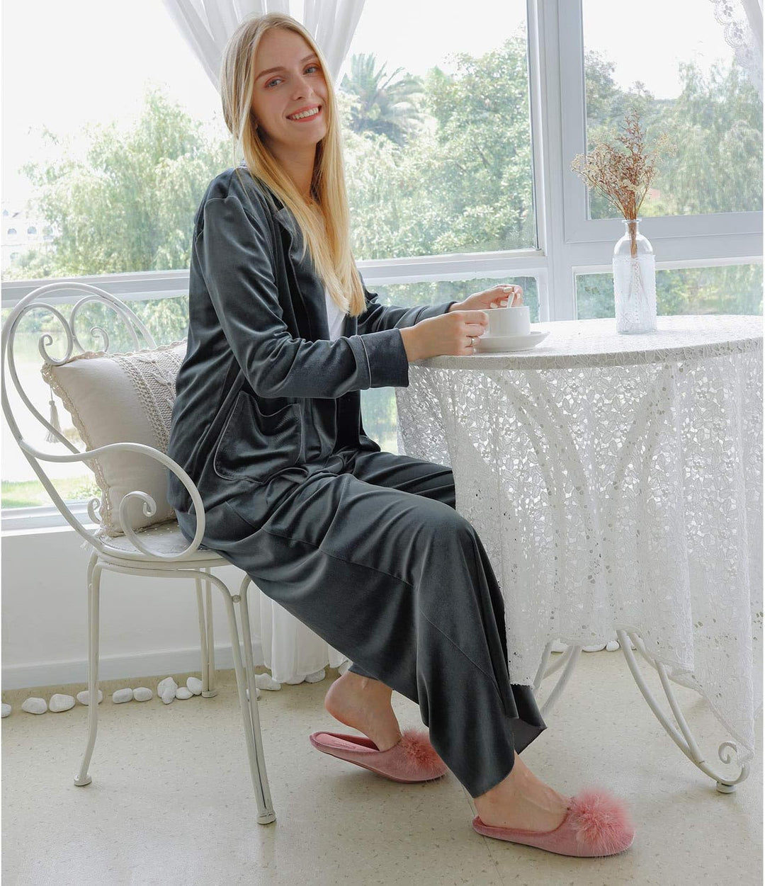 Perfect cadeau: comfortabele damespantoffels met fluweel en ondersteunend memory foam. Ideaal voor thuis.