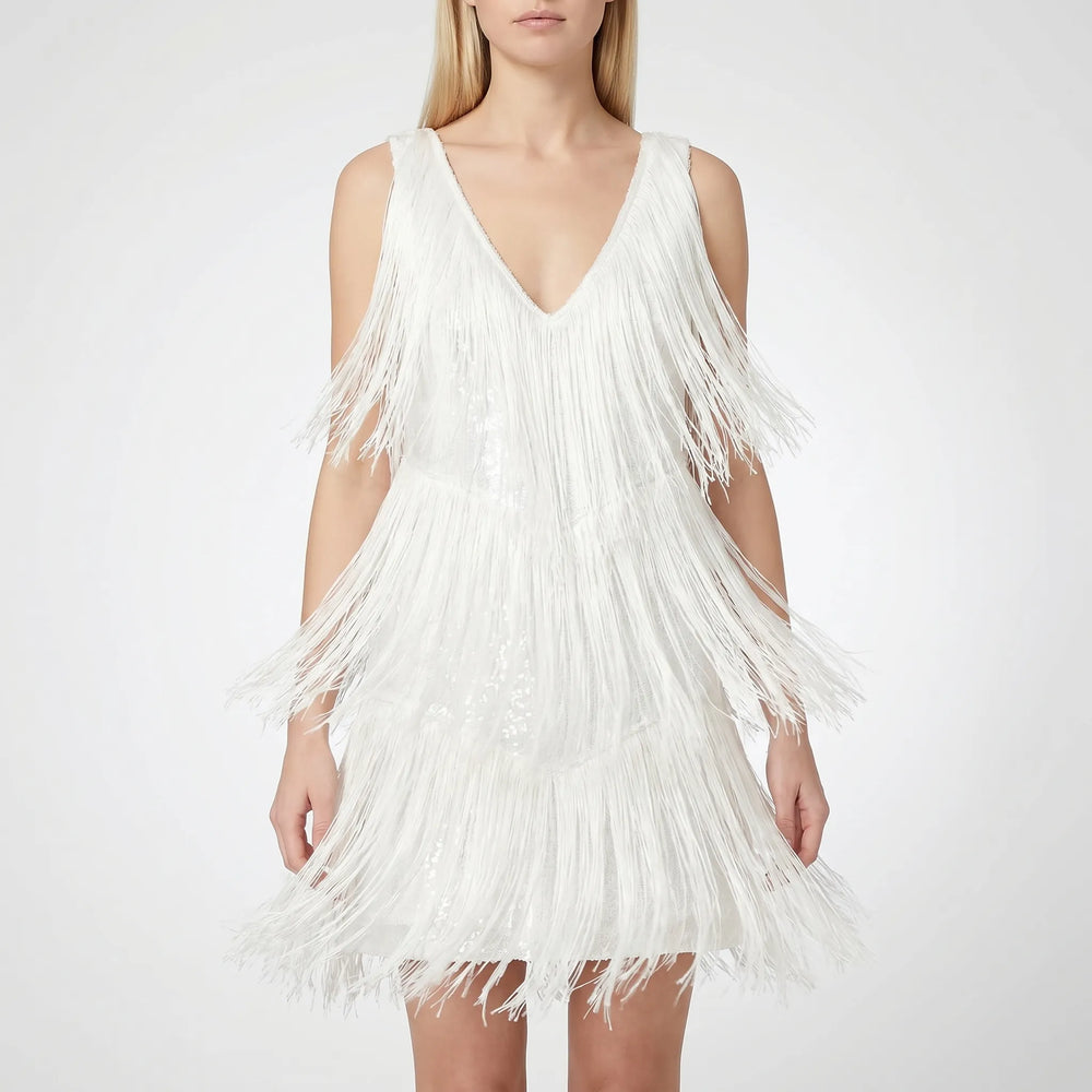 Elegante mouwloze dames mini cocktailjurk met franjes en sprankelende glitter. Perfecte avondkleding.