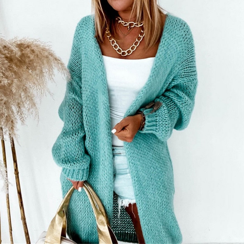Trendy gebreid damesvest, perfecte bovenkleding voor modebewuste vrouwen. Combineert stijl en comfort.