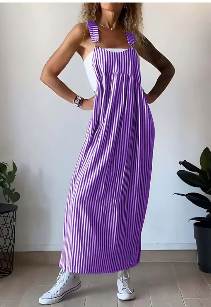 Lichtgewicht gestreepte dames jumpsuit met korte mouwen, comfortabele losse pasvorm voor casual zomerkleding.