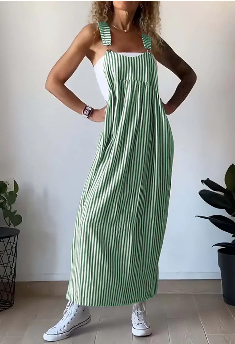 Gemakkelijk te dragen gestreepte dames jumpsuit, comfortabele losse pasvorm voor een eigentijdse casual look.