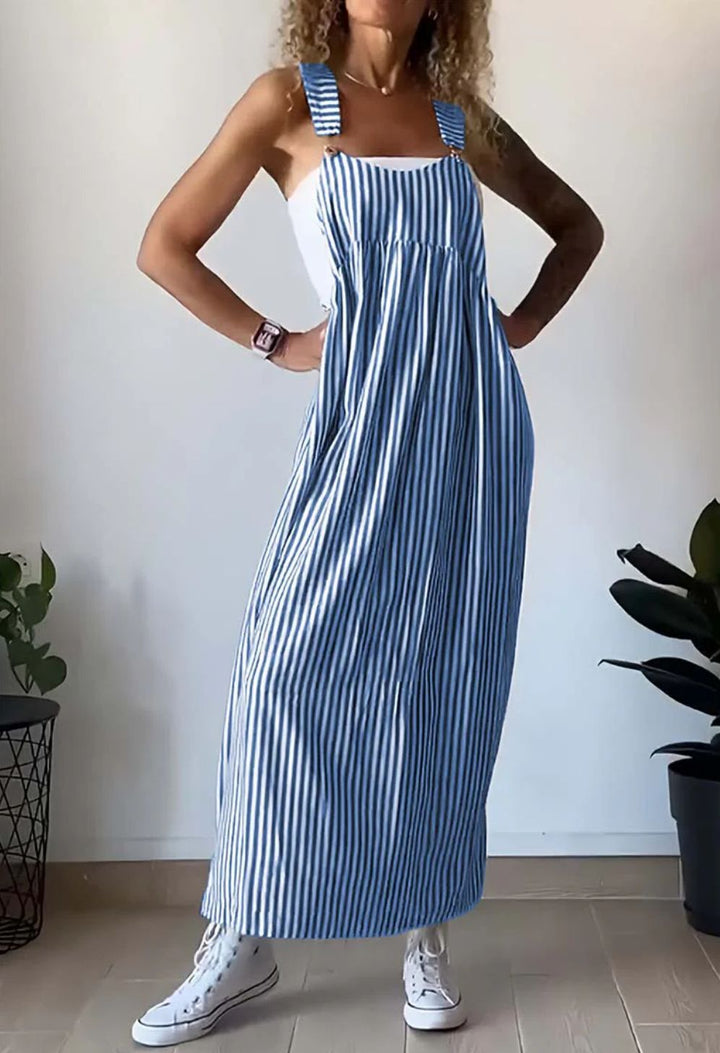 Eigentijdse gestreepte dames jumpsuit, casual mode met comfortabele losse pasvorm en korte mouwen.