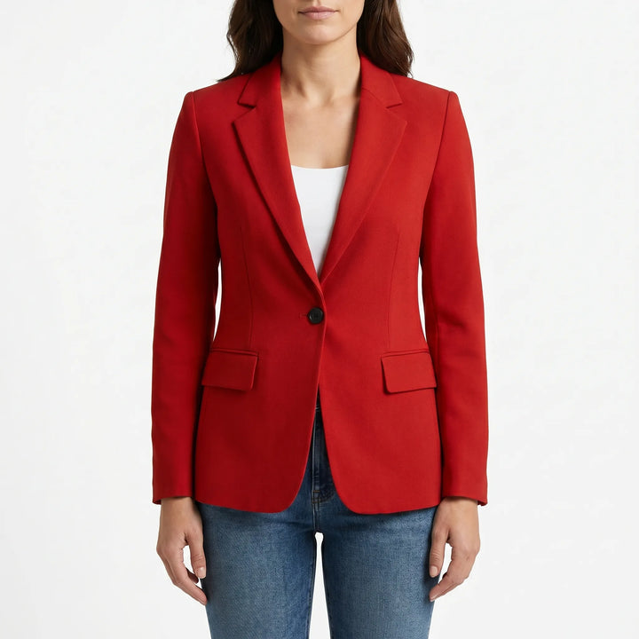 Witte dames blazer, getailleerd en met enkele knoop. Ideaal voor kantoor of smart-casual outfits.
