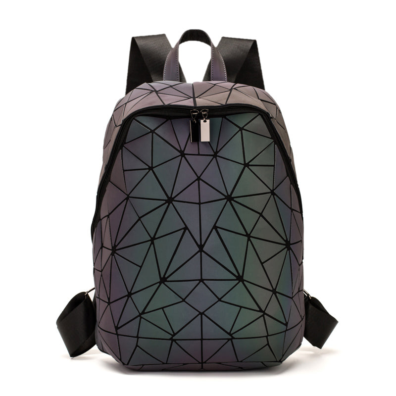 Opvallende dames rugzak: lichtgevende Gina tas met geometrisch design. Trendy glow in the dark mode accessoire.