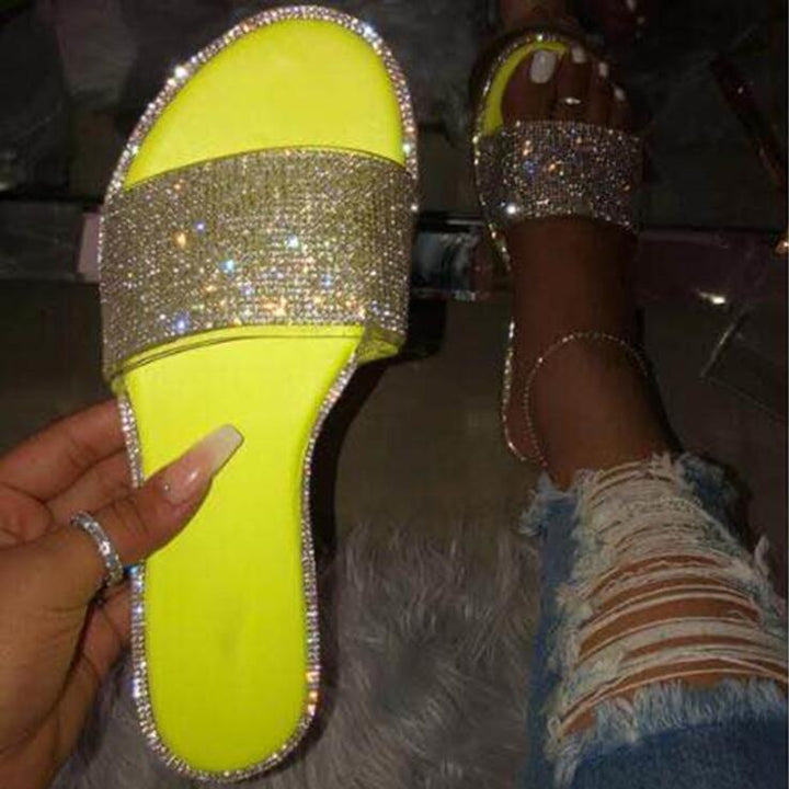 Comfortabele glitter sandalen voor dames met steentjes, perfect voor strand of een zomers feest.