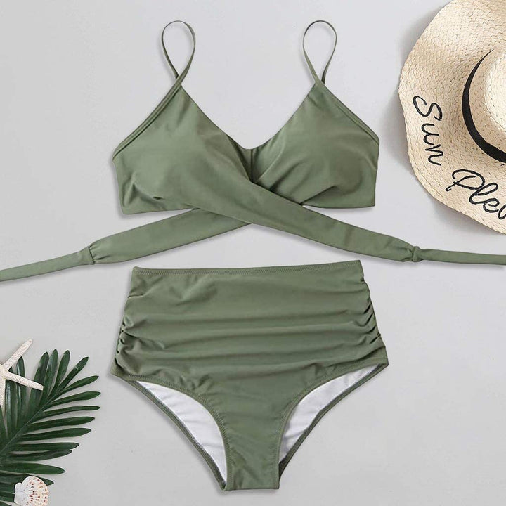 Trendy highwaist dames bikini met kleurrijke print, moderne badkleding voor de zomer.