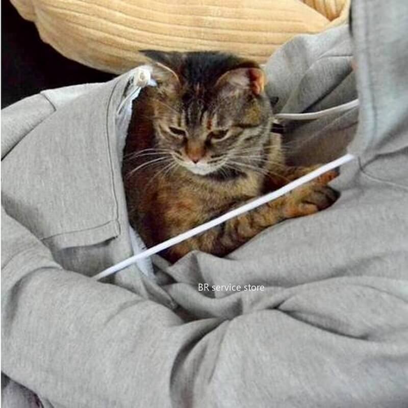 Comfortabele dames hoodie met CozyPurr kattenzak, perfecte kleding voor thuis en ontspanning met je dier.