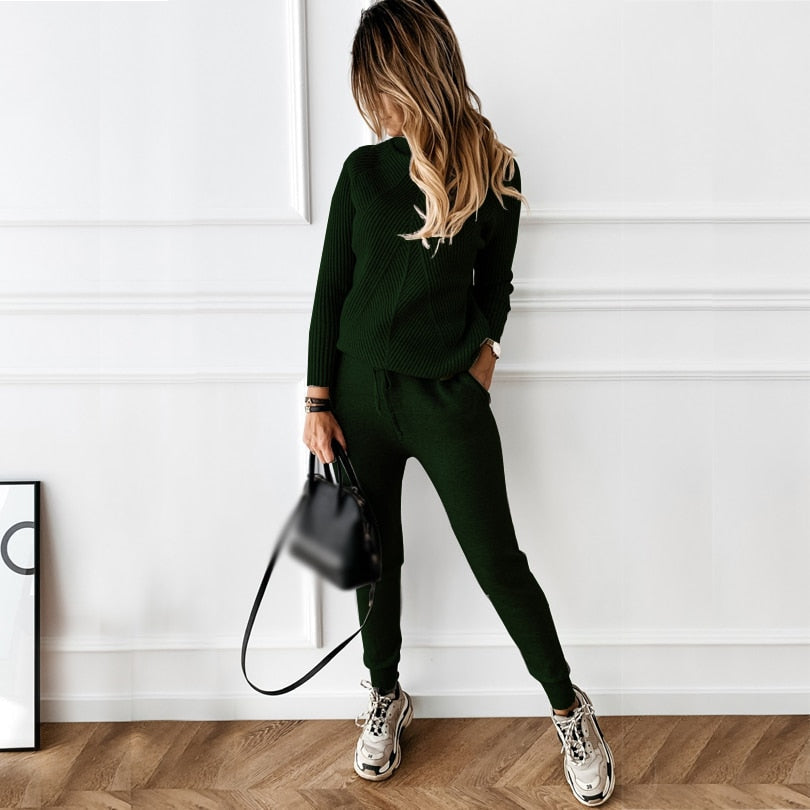 Stijlvol dames loungepak, perfect als comfortabel huispak voor vrouwen.