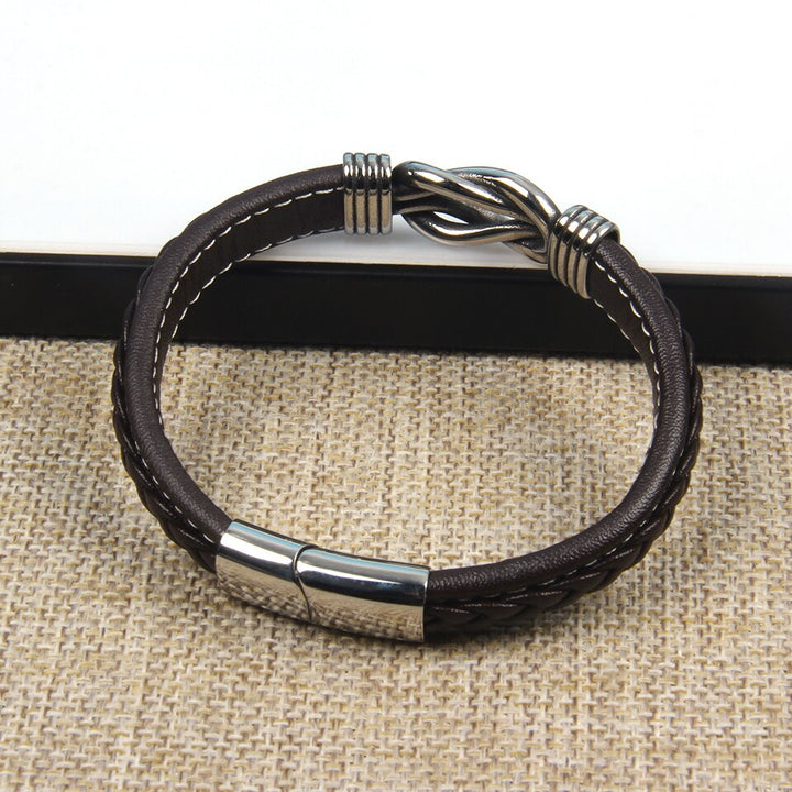 Unieke lederen infinity knoop armband voor dames, perfect als stijlvol sieraad en dagelijks accessoire.