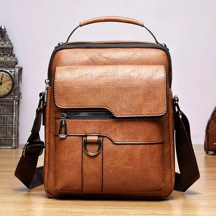 Lichtbruine EleganceLuxe leren schoudertas voor dames, een stijlvolle en praktische accessoire.