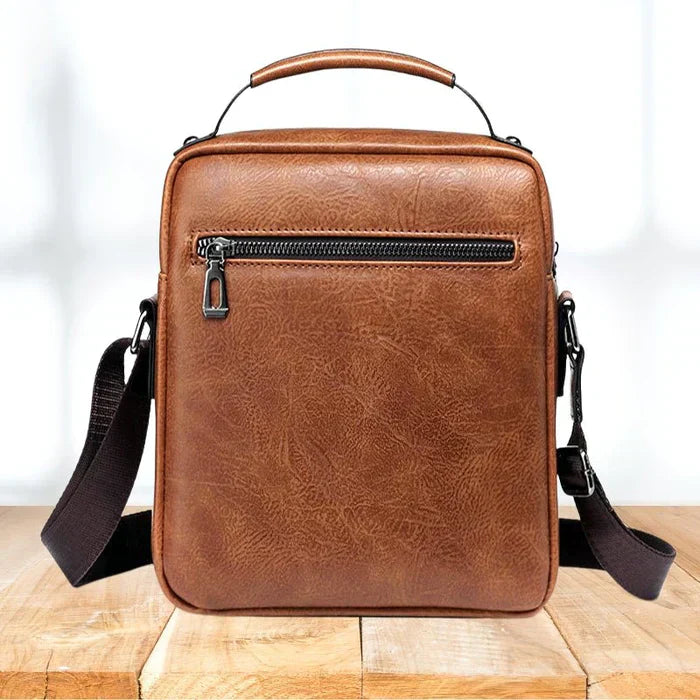 Donkerbruine leren handtas EleganceLuxe, ideaal als elegante en praktische tas voor dames.