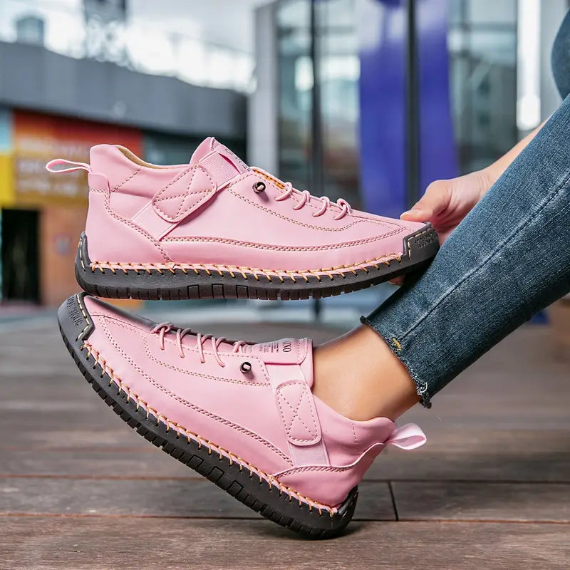 Trendy lichtgewicht dames sneakers met ademend design en veters, ideaal voor een stijlvolle en comfortabele look.