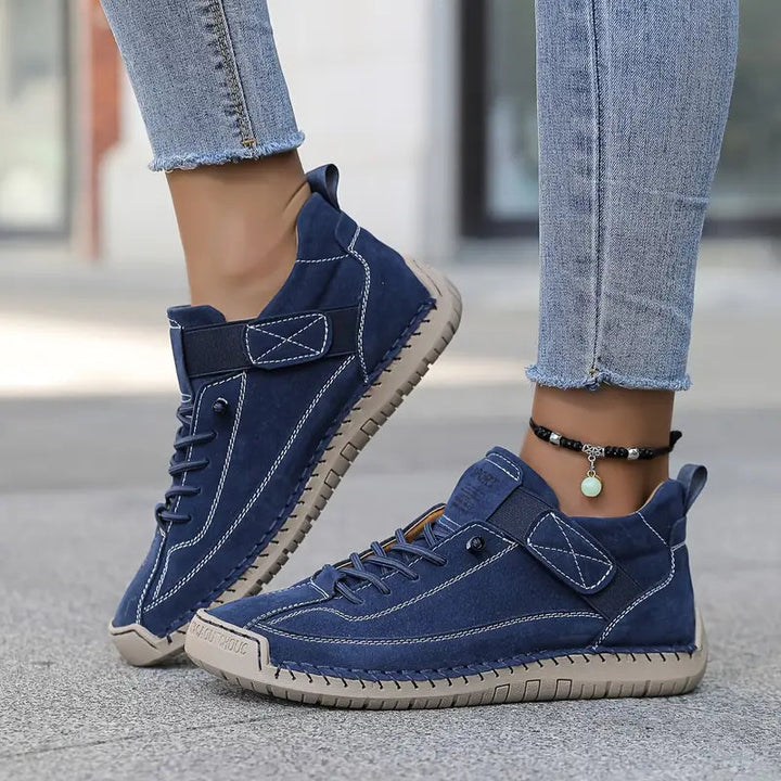 Duurzame rubberen zool van de lichtgewicht dames sneakers, biedt comfort en grip voor veelzijdig gebruik.
