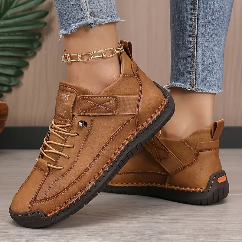 Witte lichtgewicht dames sneakers, ademend en comfortabel, perfect voor casual stijl en dagelijks gebruik.