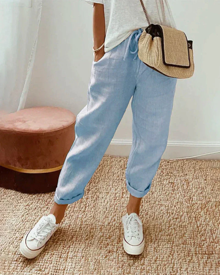 Dames linnen broek Meav, comfortabel en ademend, perfect voor een casual zomerse look.
