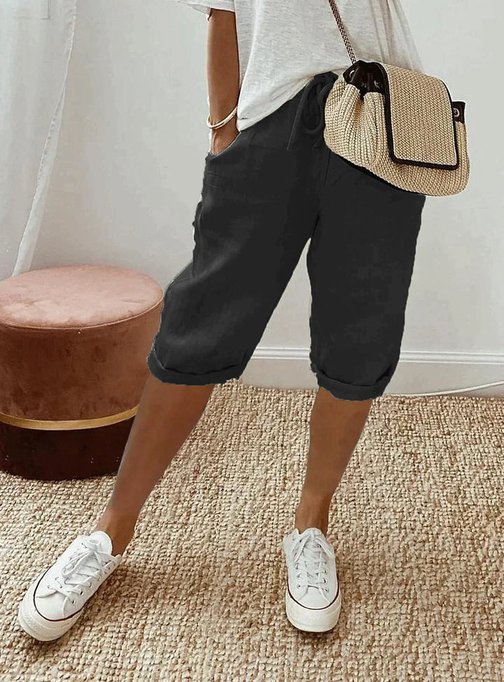 Elegante dames linnen zomerbroek, stijlvol en modieus voor casual of strand outfit.