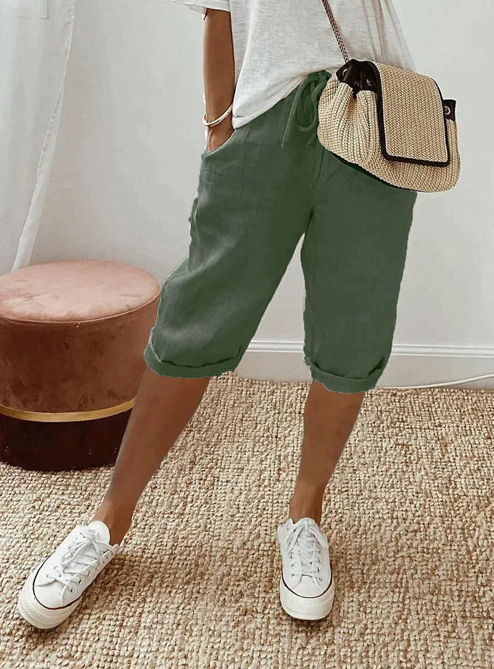 Comfortabele ademende dames linnen pantalon, perfect voor warme zomerdagen.