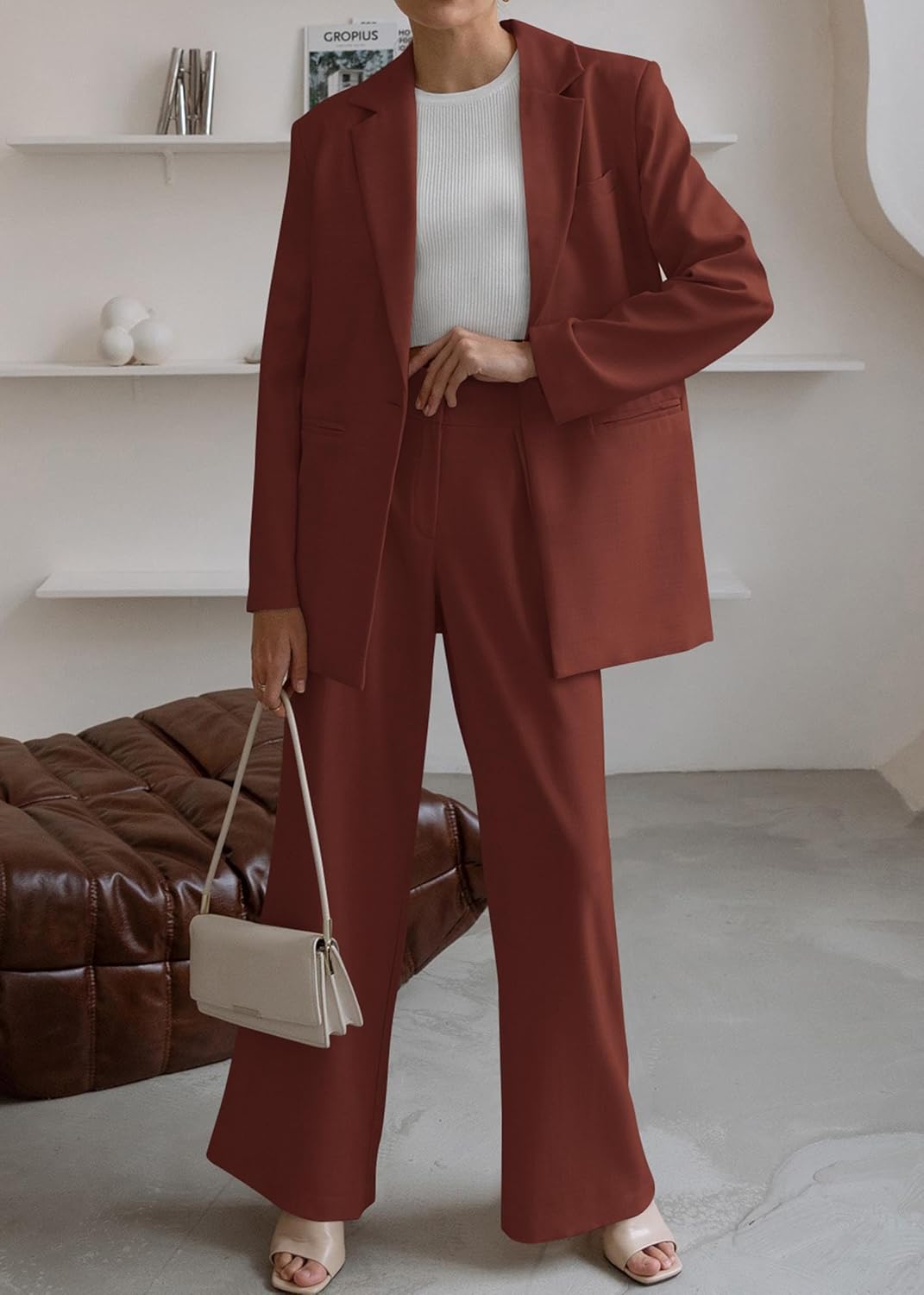 Chique casual dames set Mia. Modieuze blazer en comfortabele pantalon voor dagelijks gebruik.