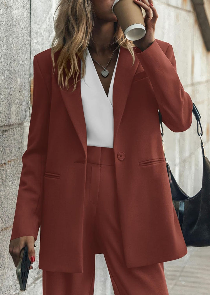 Modieuze dameskleding Mia: oversized blazer en soepele pantalon. Comfortabel en chic.