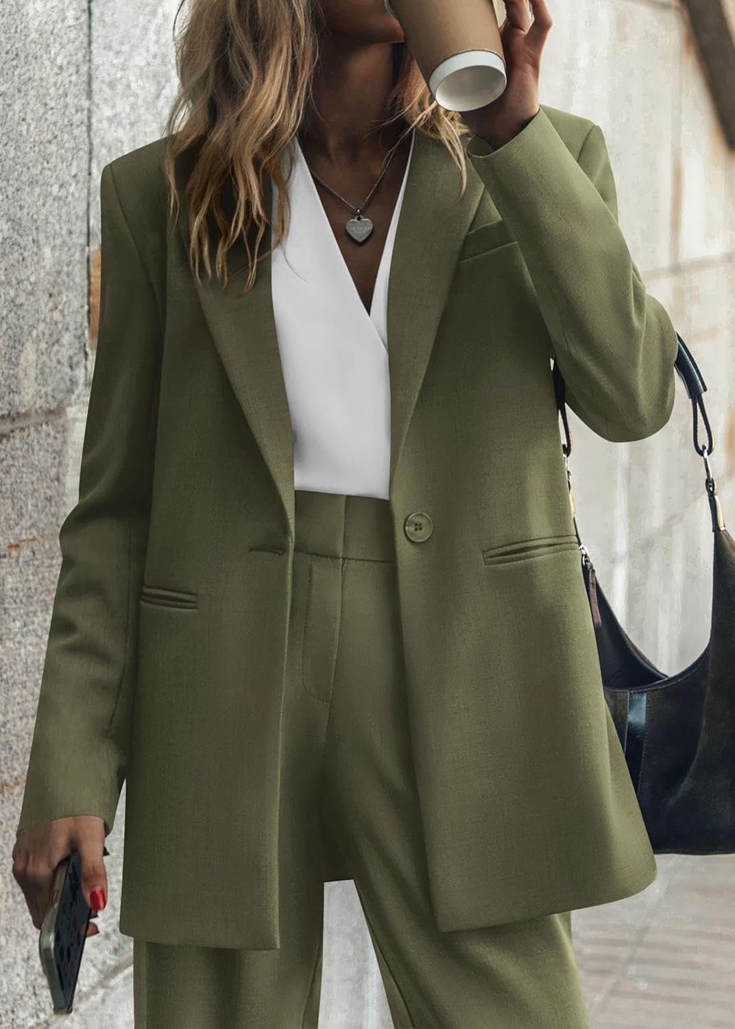 Modieuze dames set met oversized blazer en rechte pantalon. Chic en veelzijdig.