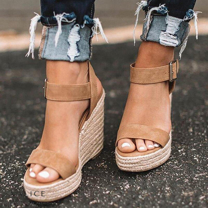 Elegante dames sleehakken met orthopedische kurkzool en verstelbare gesp, modieuze zomerschoenen voor comfort.