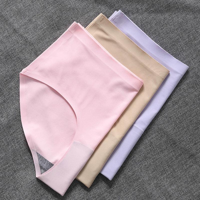 Set van 5 naadloze dames slips, netjes gevouwen. Basics multipack zijdezacht comfort ondergoed van nylon spandex.