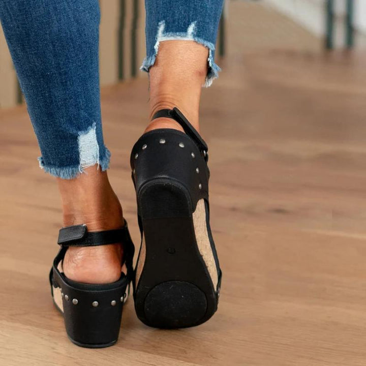 Comfortabele dames sandalen in bruin, orthopedisch ontworpen voor gezonde voeten en langdurig draagplezier.
