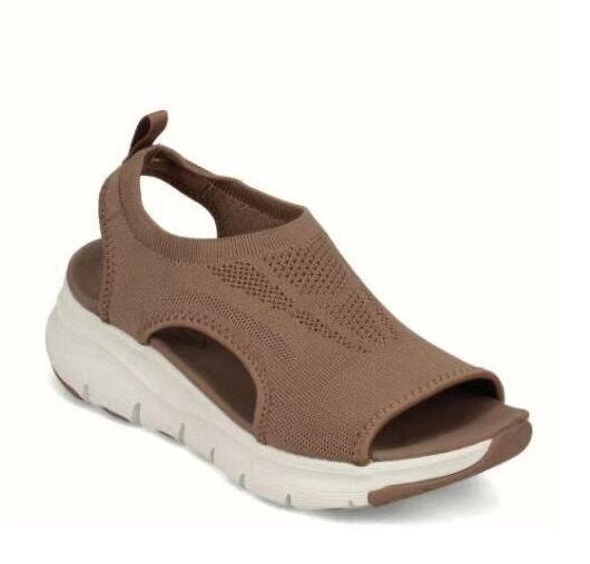 Dames geniet van comfort met NiceFeet orthopedische sandalen, ideaal voor elke zomerse activiteit.