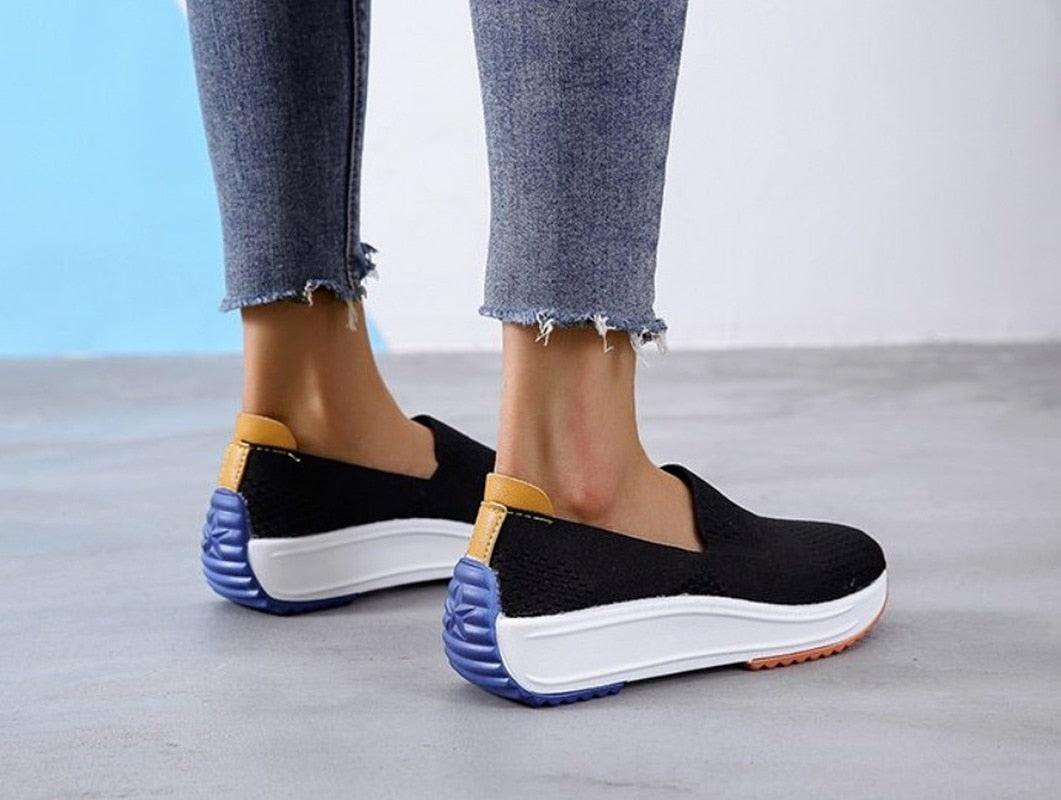 Stijlvolle dames sneakers met orthopedisch comfort, perfect voor een modieuze look en gezonde voeten.
