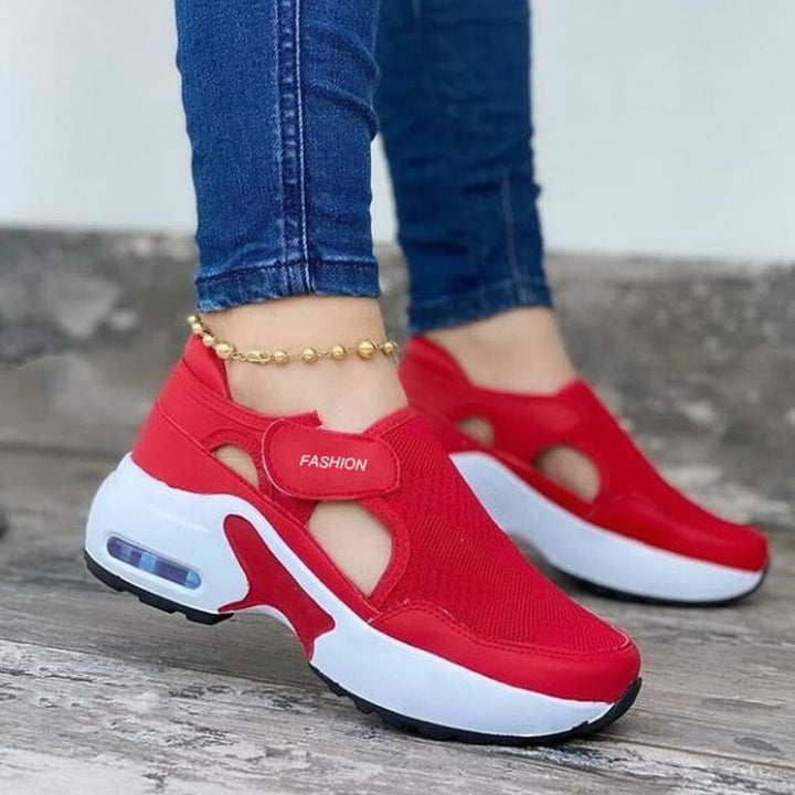 Trendy dames sneakers met orthopedische zolen, bieden comfort en ondersteuning voor elke stap, ideaal voor dagelijks dragen.