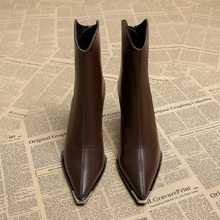 Warme orthopedische dames enkellaarzen met fleece voering, western look en voetboogondersteuning.