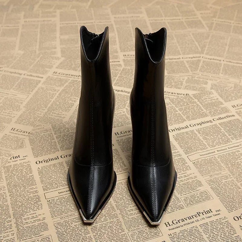 Dames orthopedische enkellaarzen, western stijl, zwart, met blokhak en uitstekende voetboogondersteuning.