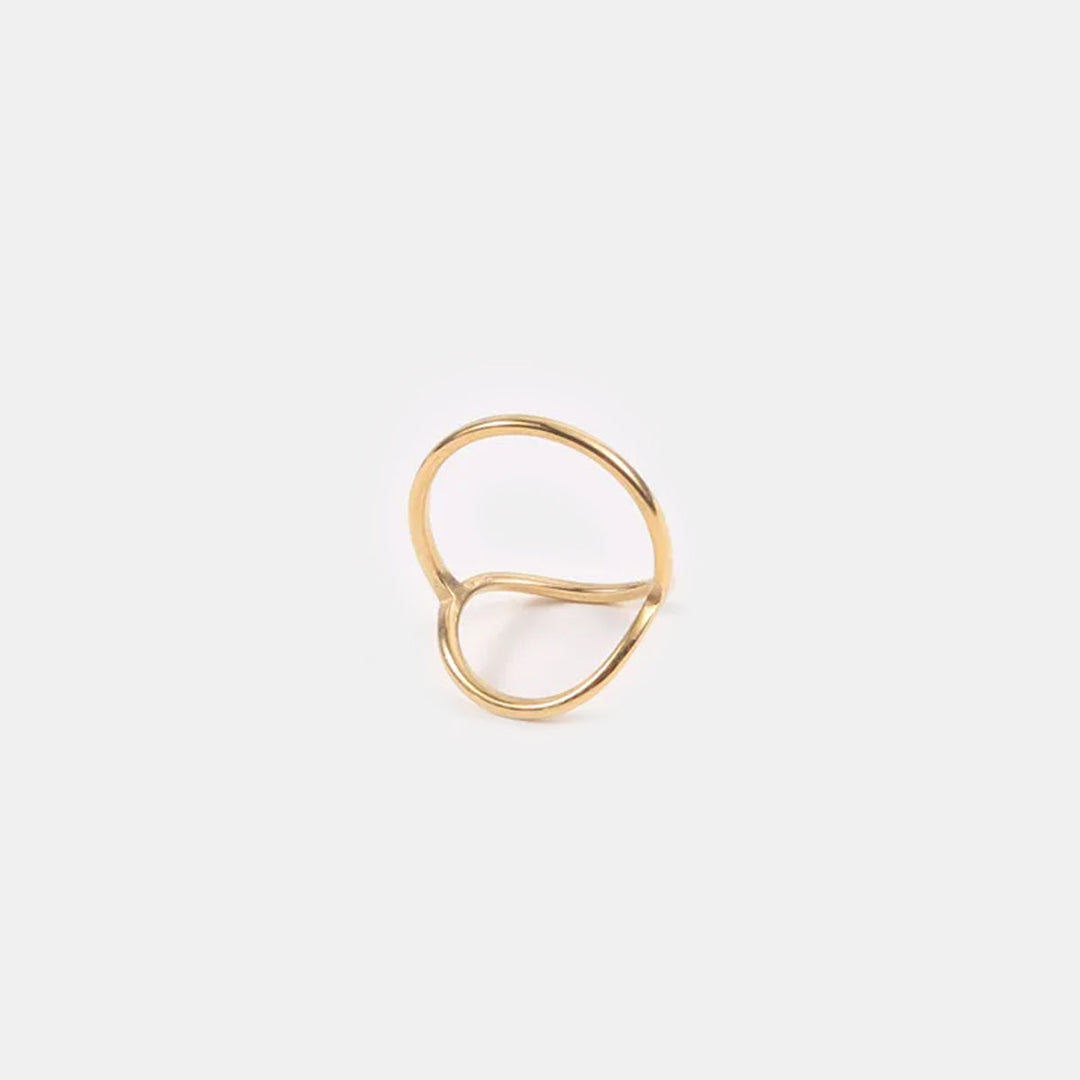 Minimalistische damesring Noa met ovale vorm, ideaal voor dagelijks gebruik.
