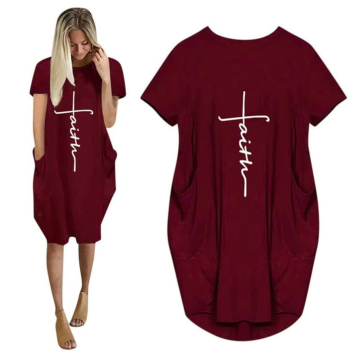 Stijlvolle damesjurk: oversized T-shirtmodel met 3D letterprint en functionele zakken, ideaal voor elk feest.