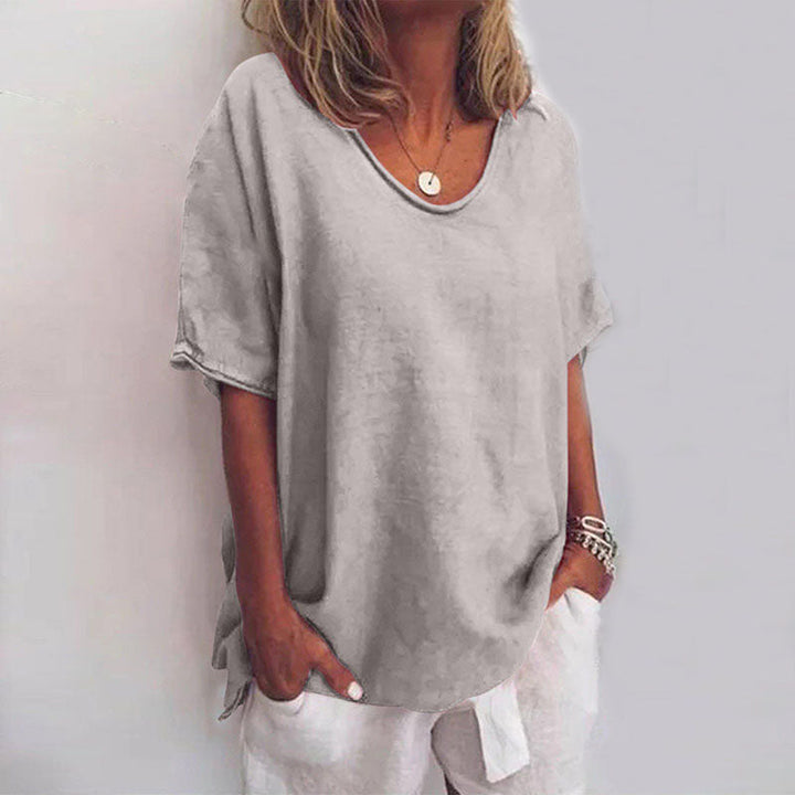 Trendy dames T-shirt met loose fit en stijlvolle V-hals, voor een relaxte en modieuze look.