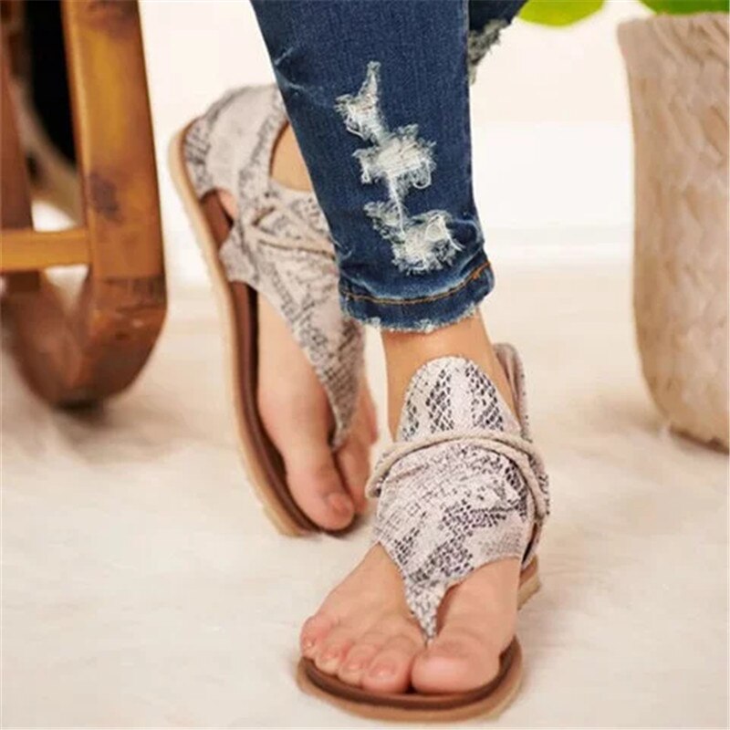 Casual dames panterprint sandalen, perfect voor dagelijks gebruik en een relaxte zomerstijl.