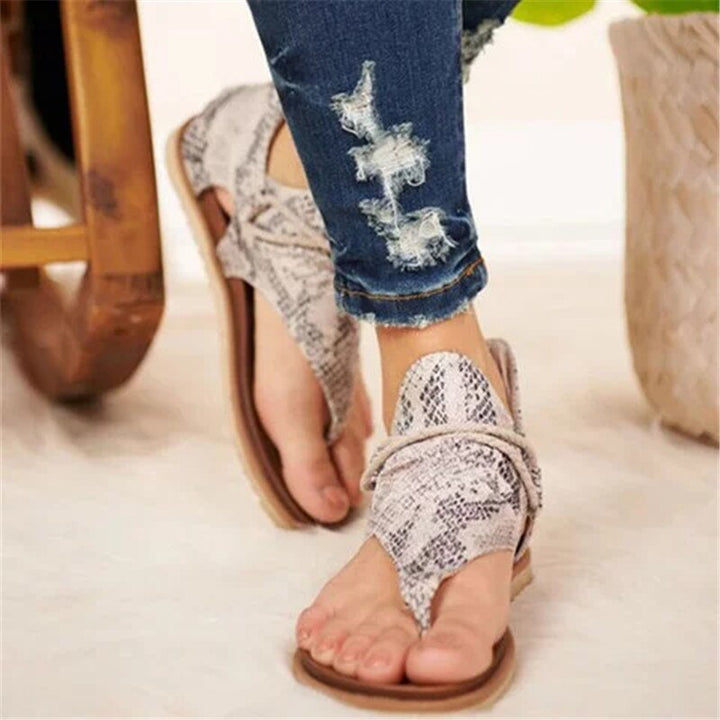 Casual dames panterprint sandalen, perfect voor dagelijks gebruik en een relaxte zomerstijl.
