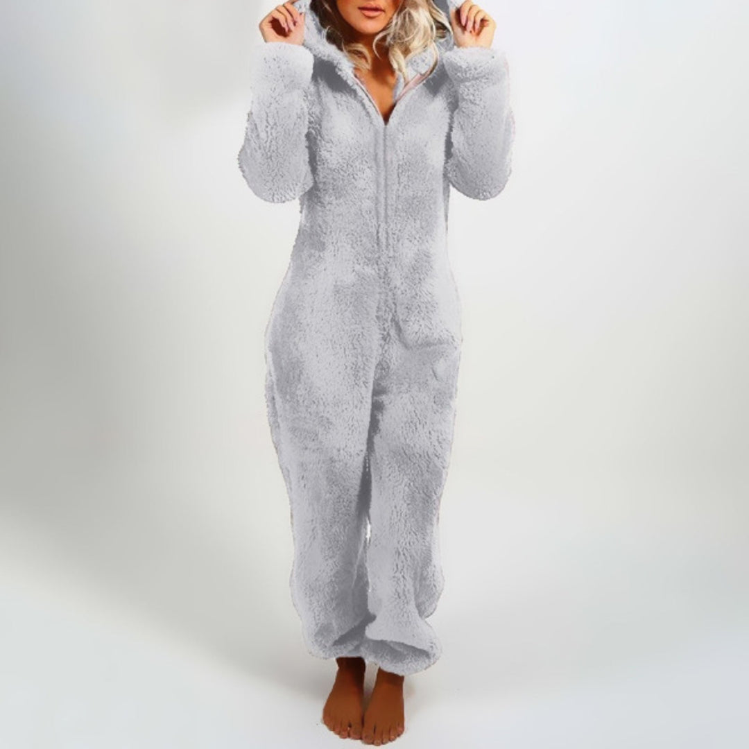 Gezellige dames onesie Harper van zacht pluche, perfect als warm huispak of loungekleding.