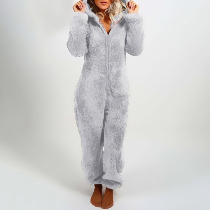 Gezellige dames onesie Harper van zacht pluche, perfect als warm huispak of loungekleding.