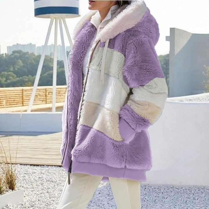 Comfortabel beige pluche damesvest met capuchon, ideaal voor een relaxte look.