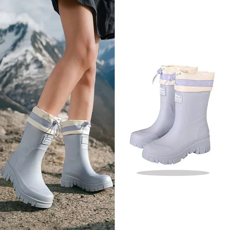 Waterdichte retro dames regenlaarzen; halfhoog model met antislipzool, perfect voor stijlvolle bescherming.