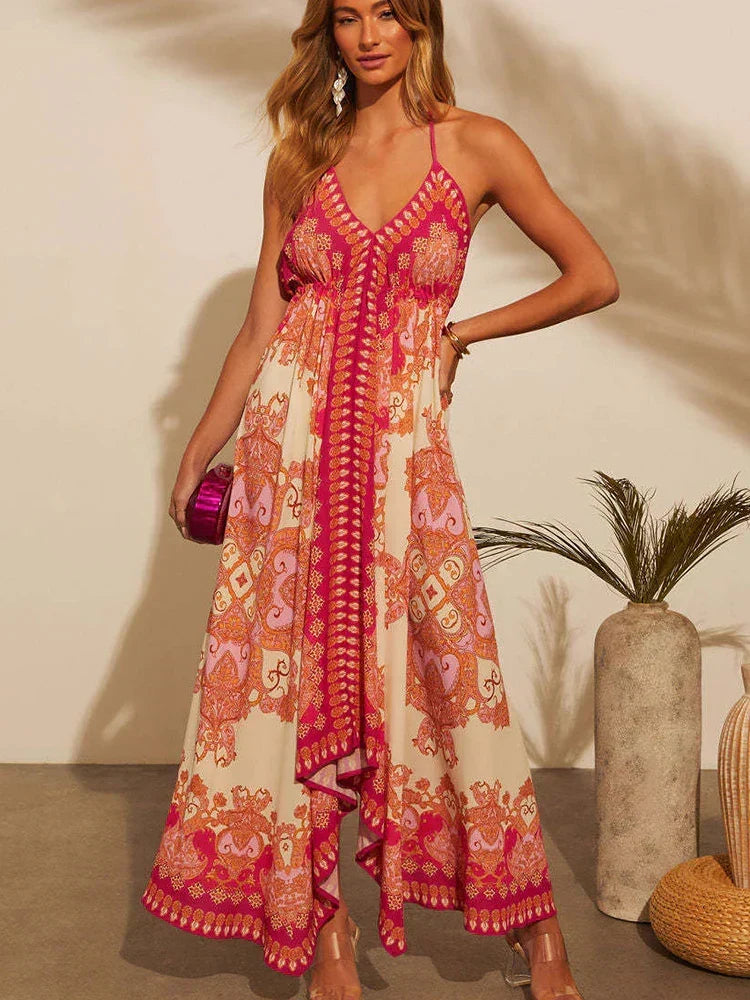 Stylish dames zomerjurk in boho-stijl, lange lengte met halternek en zomerse print.